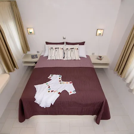 Villa George Santorini