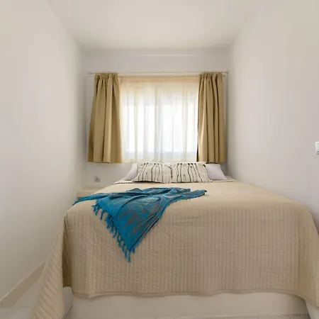 Villa George Santorini Perivolos (Santorini)