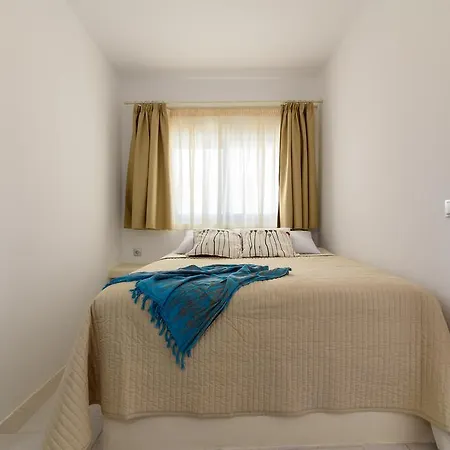 Villa George Santorini