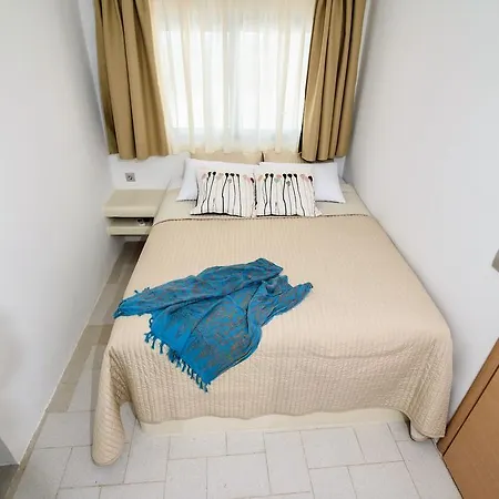 Villa George Santorini